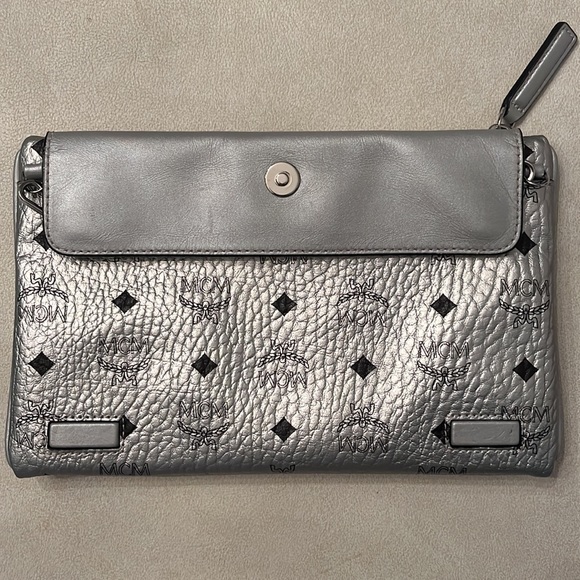 MCM Trilogie Backpack in Berlin Silver ~ size 37 - Picture 4 of 14